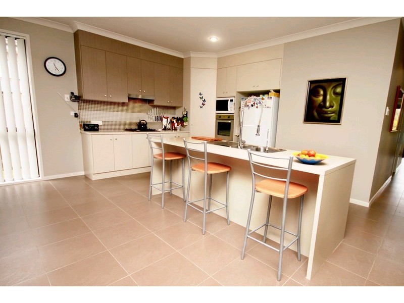 18 Birdwing Cres, Kallangur QLD 4503