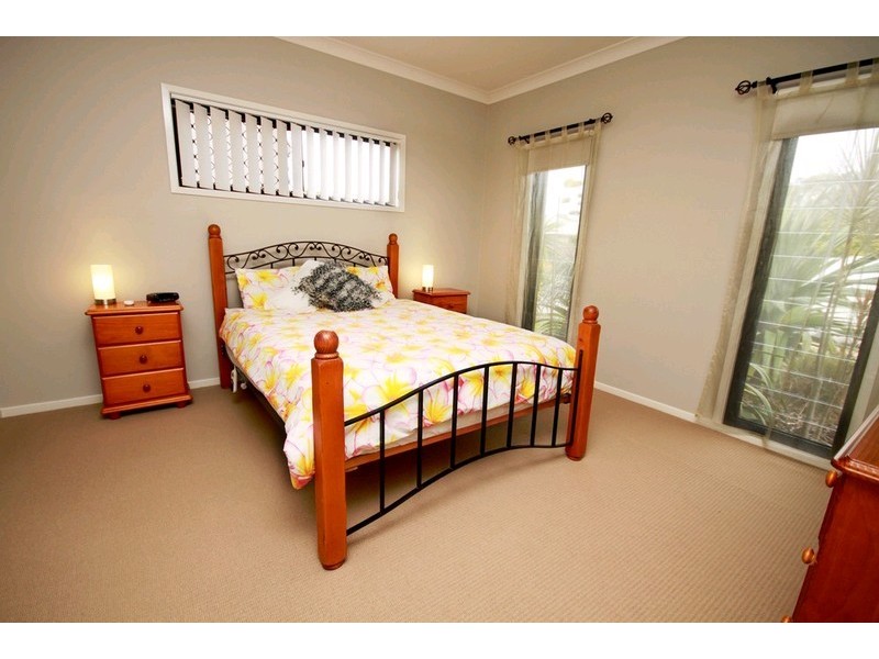 18 Birdwing Cres, Kallangur QLD 4503