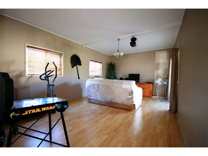 9 Baines Street, Kallangur QLD 4503