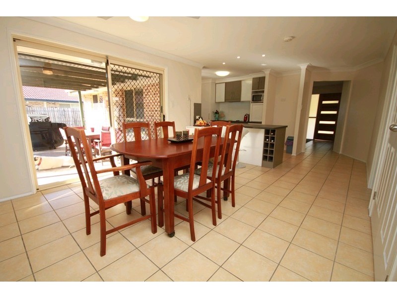 4 Roseann Street, Kallangur QLD 4503