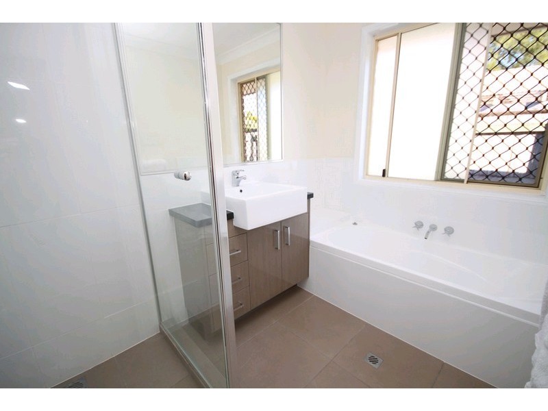 4 Roseann Street, Kallangur QLD 4503