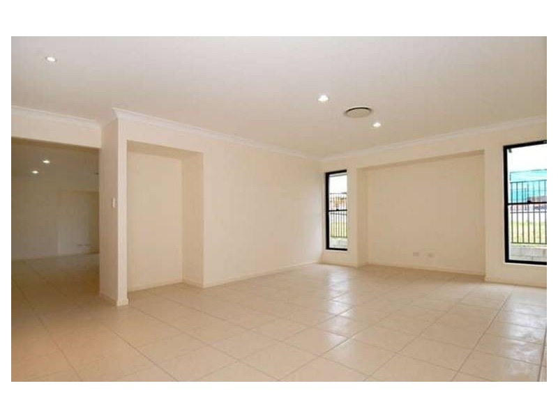 7 Waterway Crescent, Murrumba Downs QLD 4503