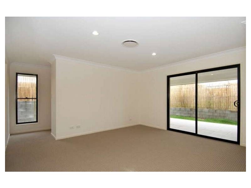 7 Waterway Crescent, Murrumba Downs QLD 4503