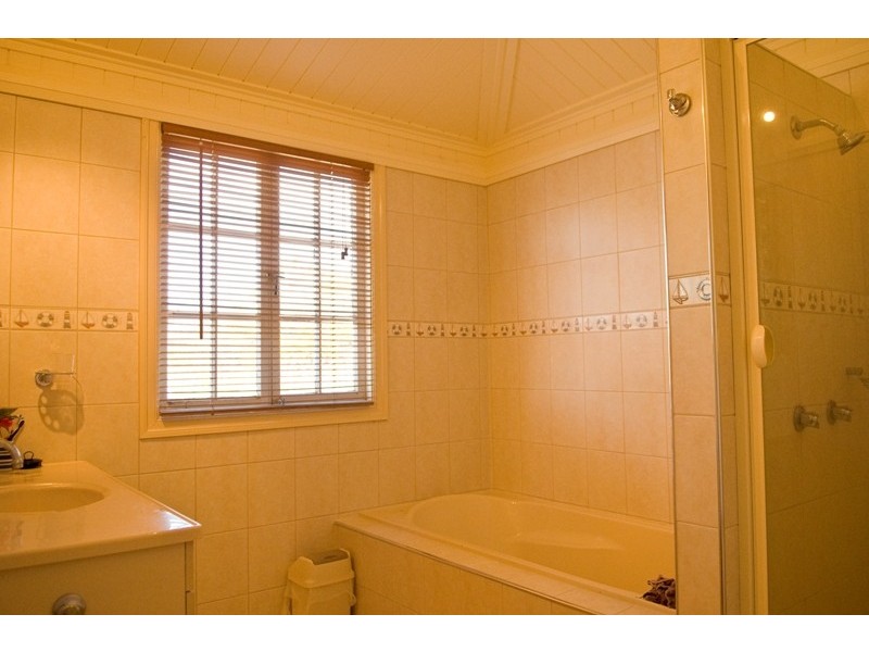 121 Armstrong Road, Cannon Hill QLD 4170