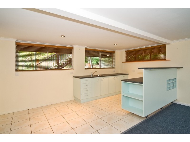 88 Stanton Street, Cannon Hill QLD 4170