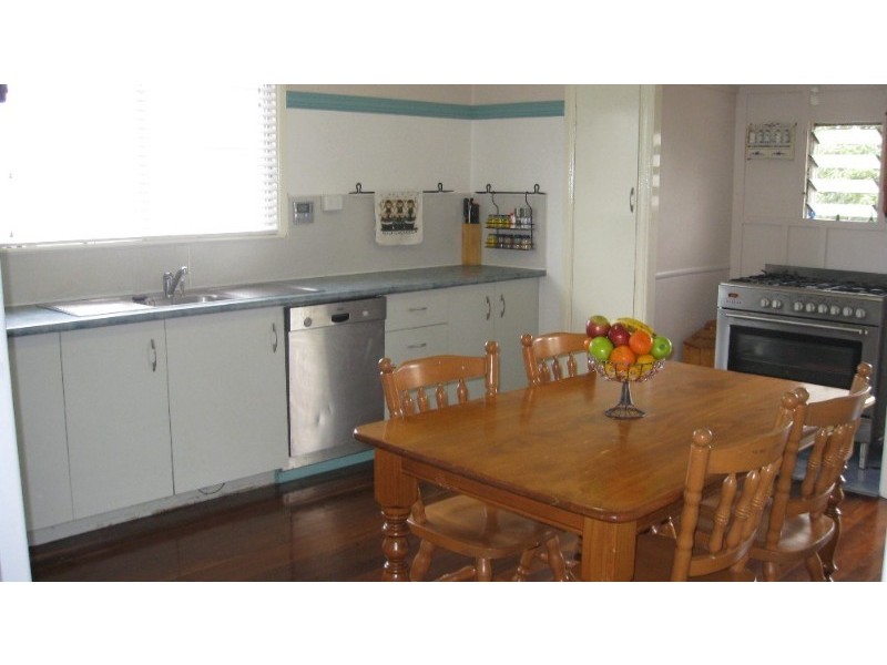17 Elaroo Street, Morningside QLD 4170