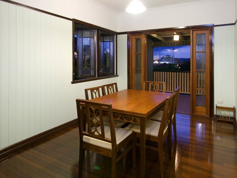 14 Rosslyn Street, East Brisbane QLD 4169