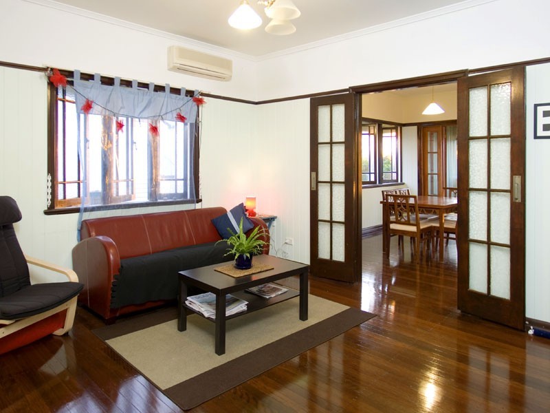 14 Rosslyn Street, East Brisbane QLD 4169