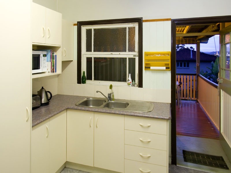 14 Rosslyn Street, East Brisbane QLD 4169