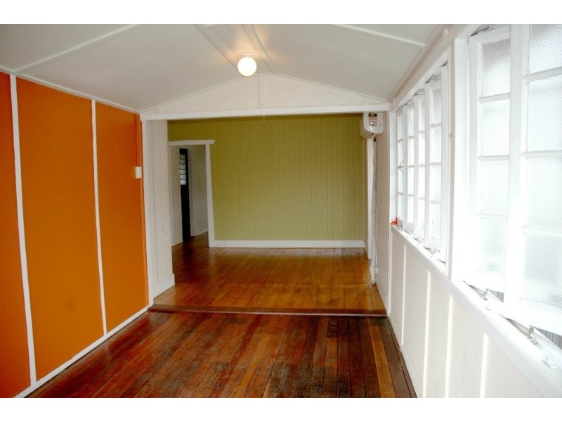 92 Cavendish Road, Coorparoo QLD 4151