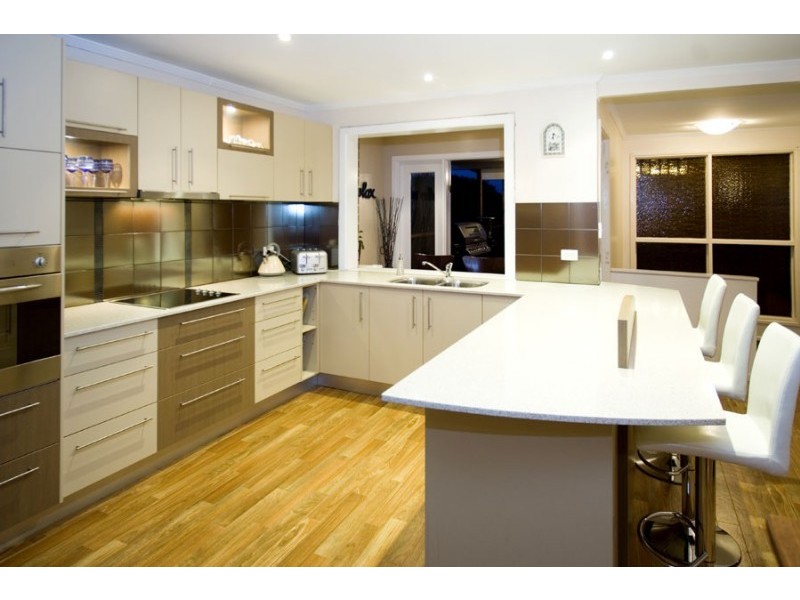 90 Erica Street, Cannon Hill QLD 4170