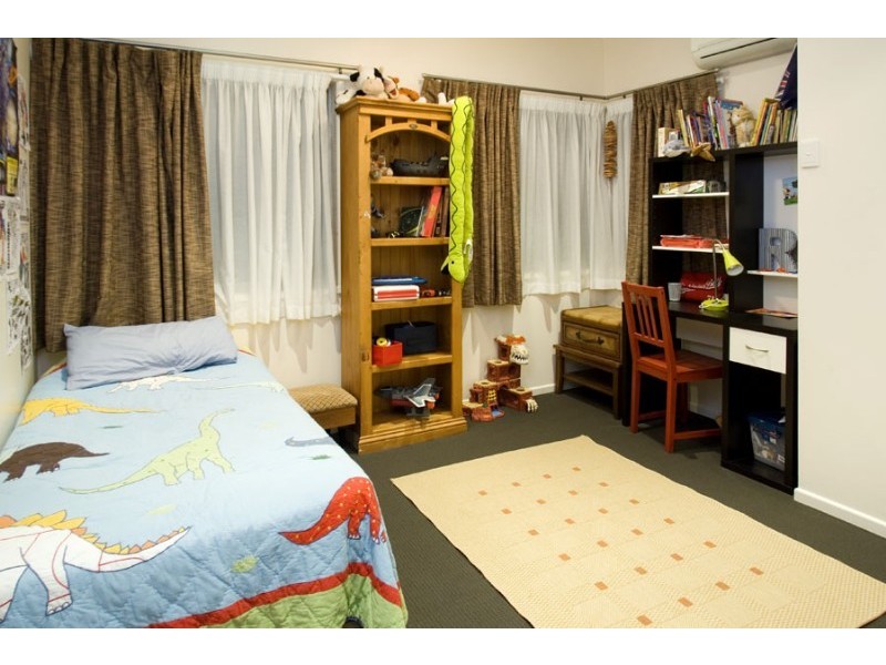 90 Erica Street, Cannon Hill QLD 4170