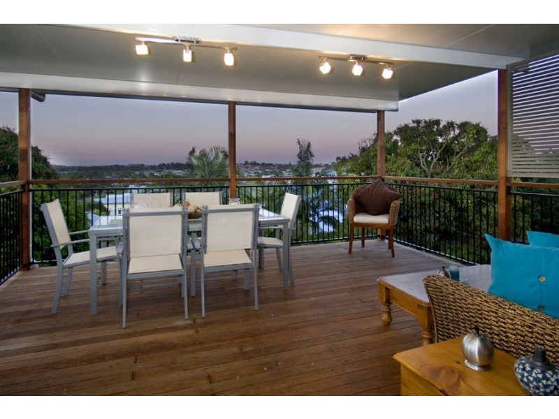 90 Erica Street, Cannon Hill QLD 4170