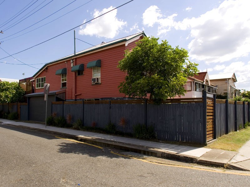 25 Deshon Street, Woolloongabba QLD 4102