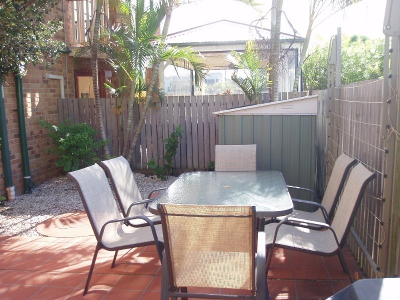 4/15 Elliott Street, Hawthorne QLD 4171