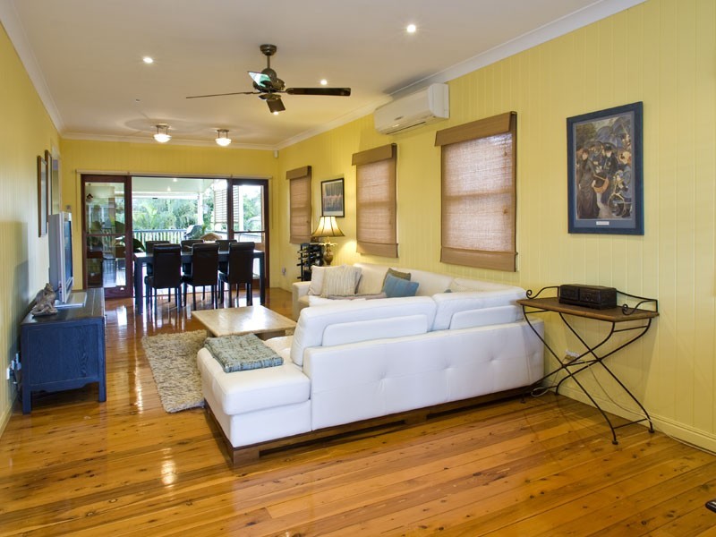 15 Park Street, Hawthorne QLD 4171