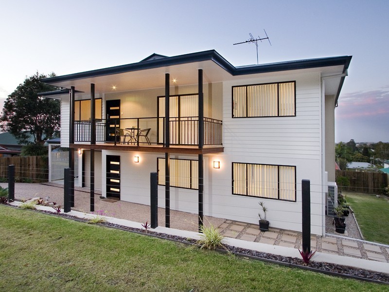 8 Lord Street, Morningside QLD 4170
