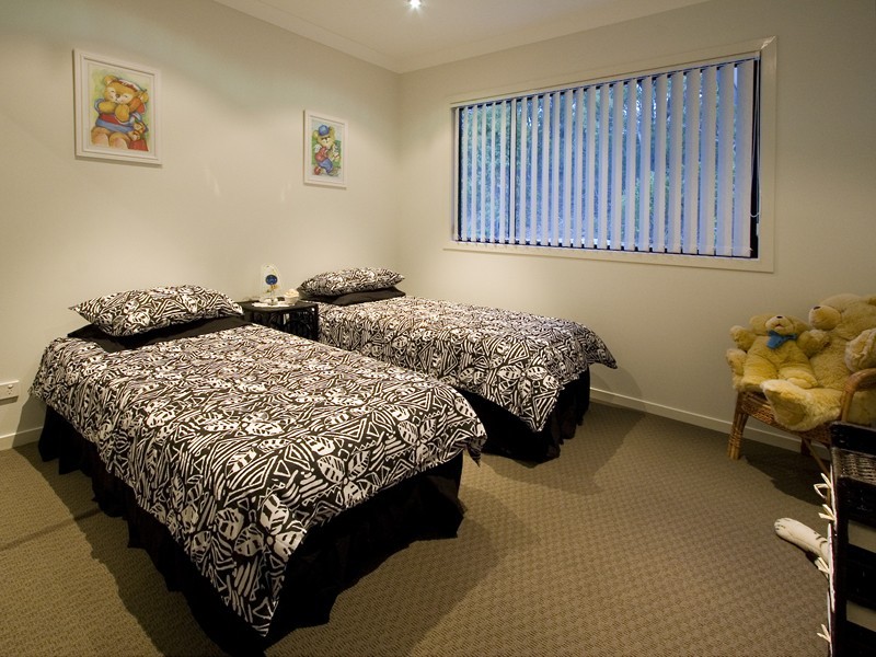 8 Lord Street, Morningside QLD 4170
