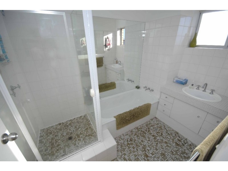 8/10 Rogoona Street, Morningside QLD 4170