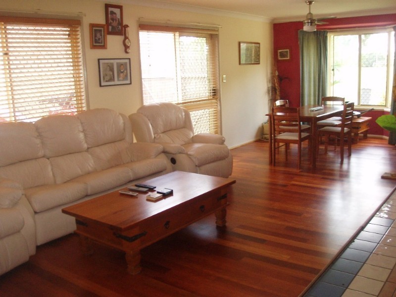 25 Cedar Street, Cannon Hill QLD 4170