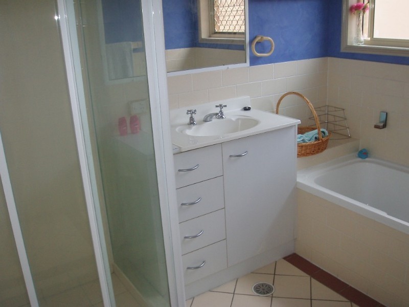 25 Cedar Street, Cannon Hill QLD 4170