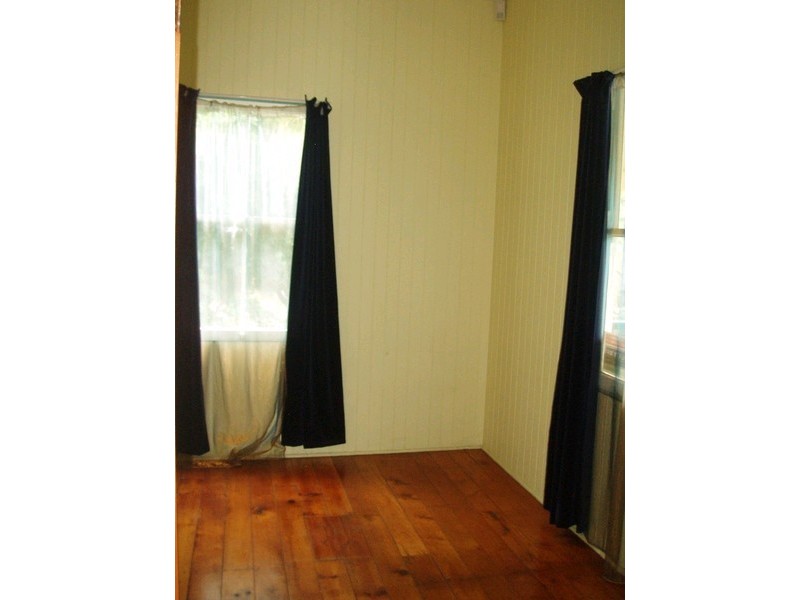 9 Mossgrove Street, Woolloongabba QLD 4102