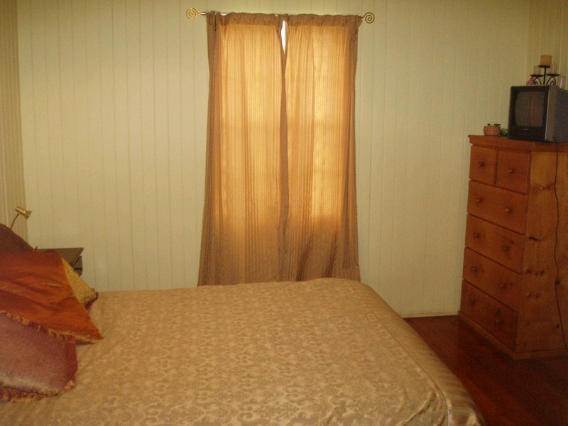 9 Mossgrove Street, Woolloongabba QLD 4102