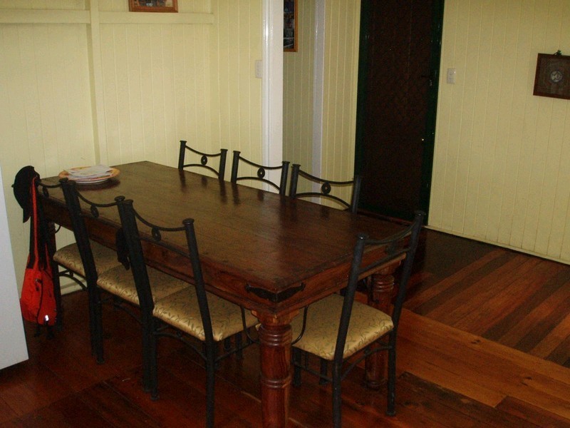 9 Mossgrove Street, Woolloongabba QLD 4102