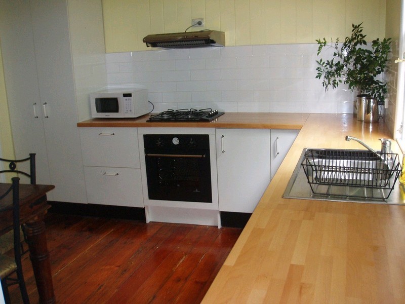 9 Mossgrove Street, Woolloongabba QLD 4102