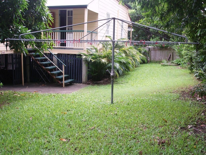 9 Mossgrove Street, Woolloongabba QLD 4102