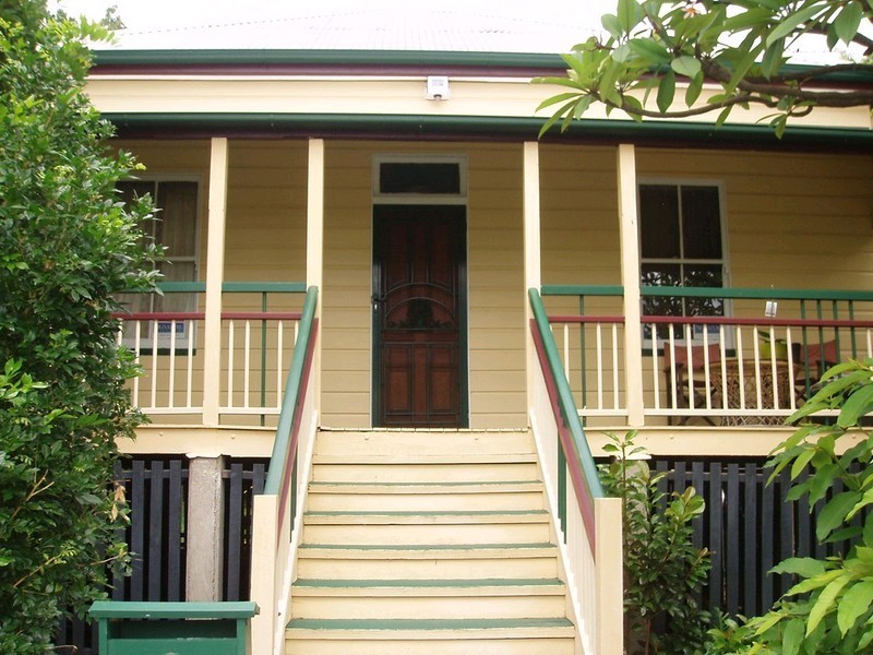 9 Mossgrove Street, Woolloongabba QLD 4102