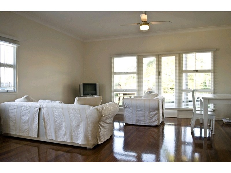 8 Aloomba Street, Balmoral QLD 4171