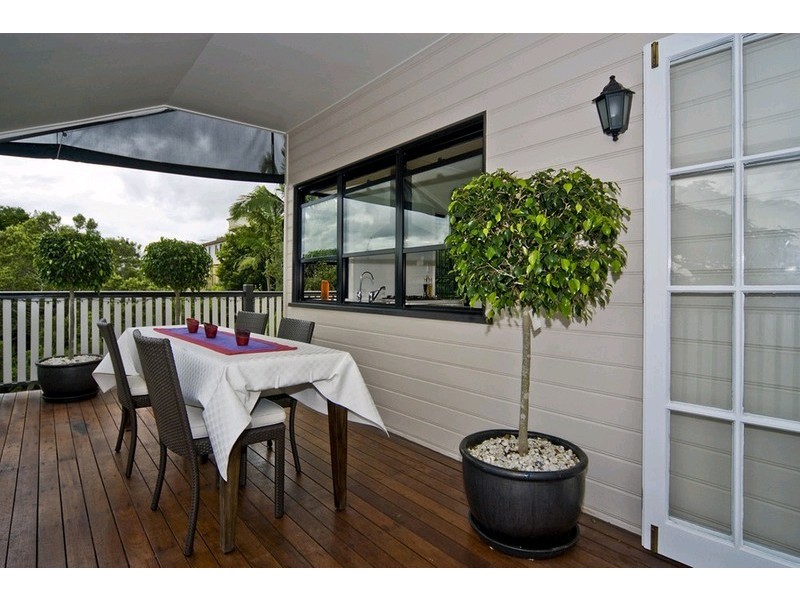 104 Brentnall Street, Norman Park QLD 4170