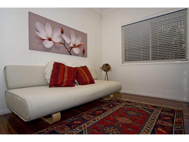 104 Brentnall Street, Norman Park QLD 4170