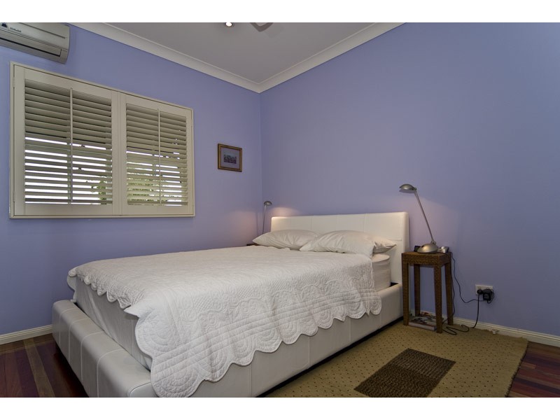 104 Brentnall Street, Norman Park QLD 4170