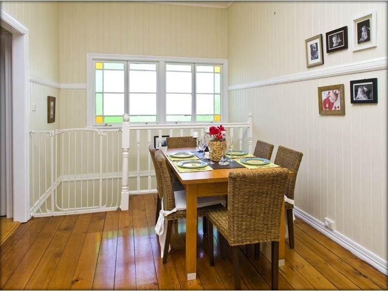 30 Longfellow Street, Norman Park QLD 4170