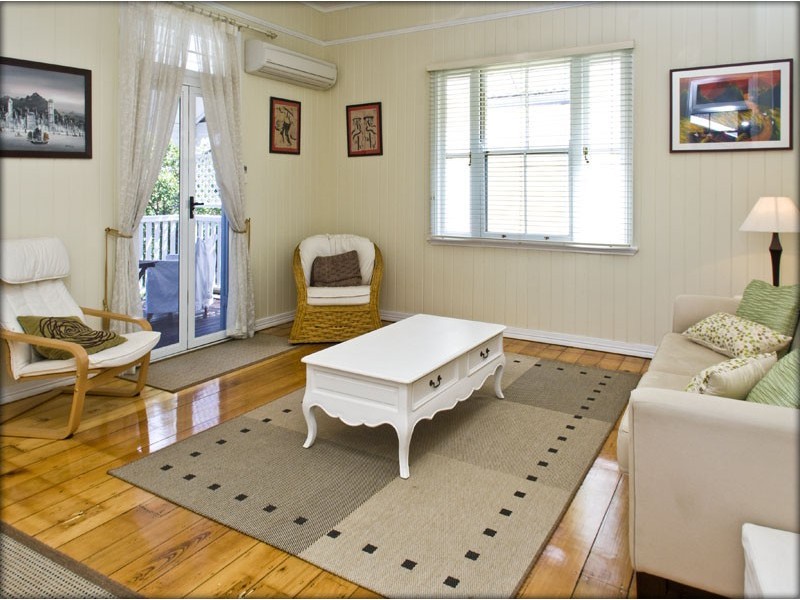 30 Longfellow Street, Norman Park QLD 4170