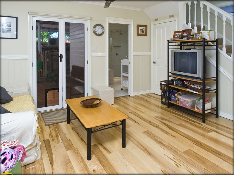 30 Longfellow Street, Norman Park QLD 4170