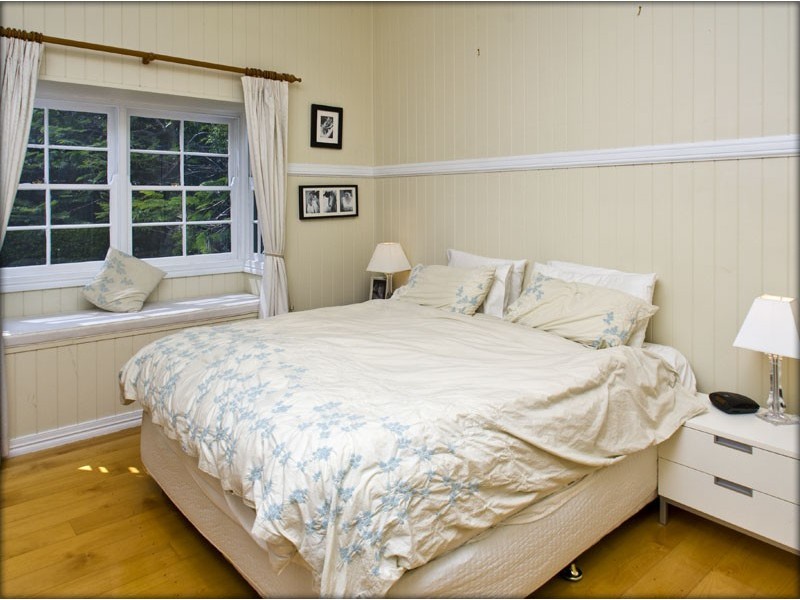 30 Longfellow Street, Norman Park QLD 4170