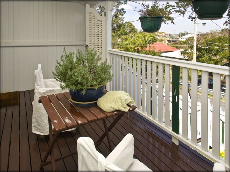 30 Longfellow Street, Norman Park QLD 4170