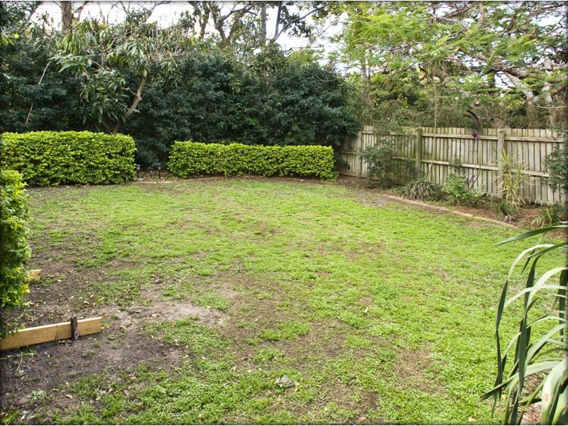 30 Longfellow Street, Norman Park QLD 4170