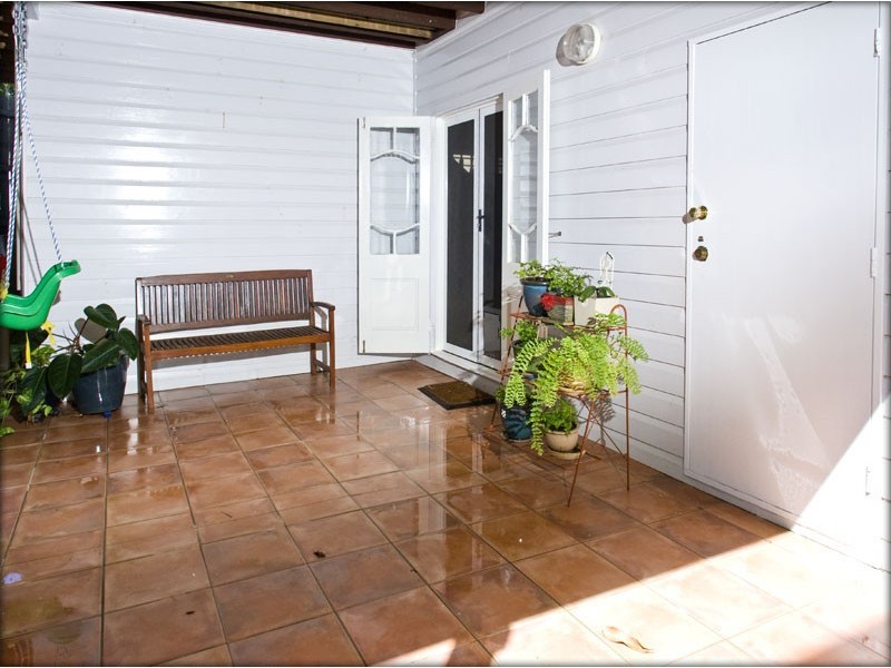 30 Longfellow Street, Norman Park QLD 4170