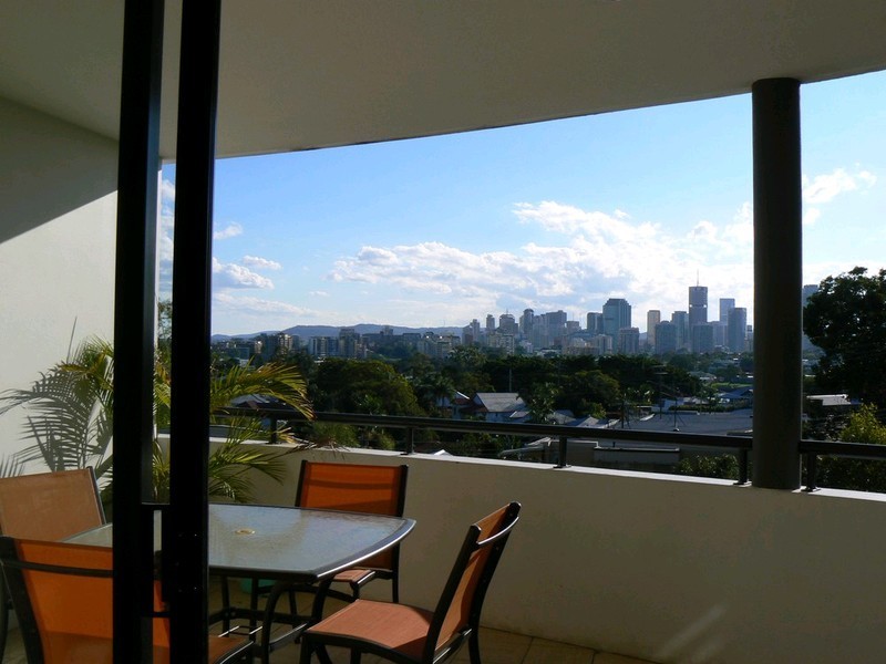 4/28 Norman Crescent, Norman Park QLD 4170