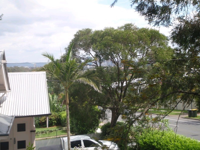 47 Macrossan Avenue, Norman Park QLD 4170