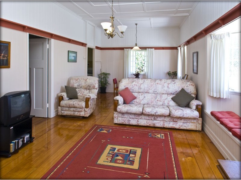 21 Curtis Street, Norman Park QLD 4170