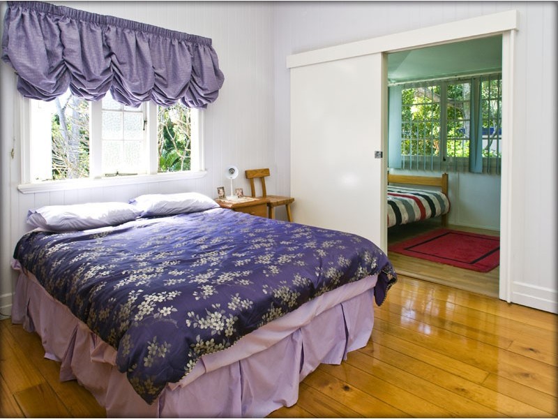 21 Curtis Street, Norman Park QLD 4170