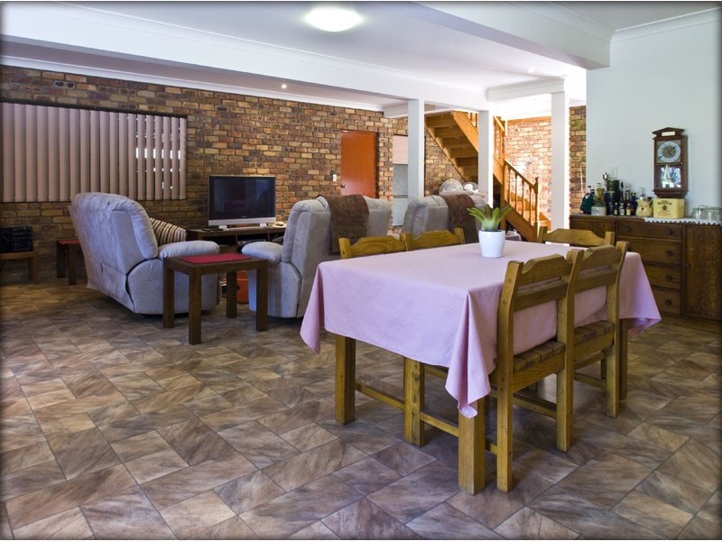 21 Curtis Street, Norman Park QLD 4170