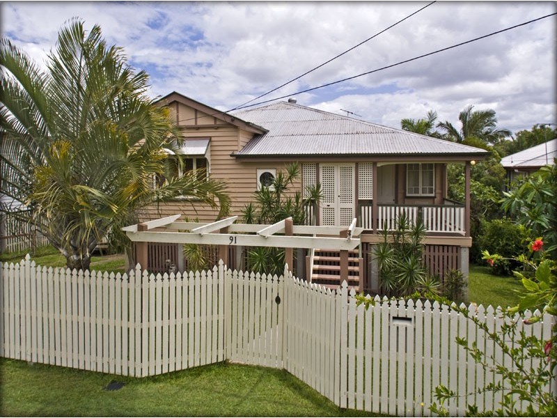 91 Norman Avenue, Norman Park QLD 4170