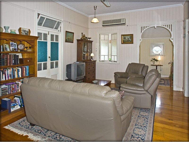 91 Norman Avenue, Norman Park QLD 4170