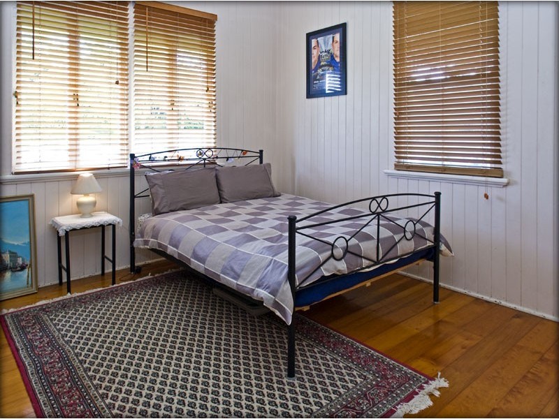 91 Norman Avenue, Norman Park QLD 4170